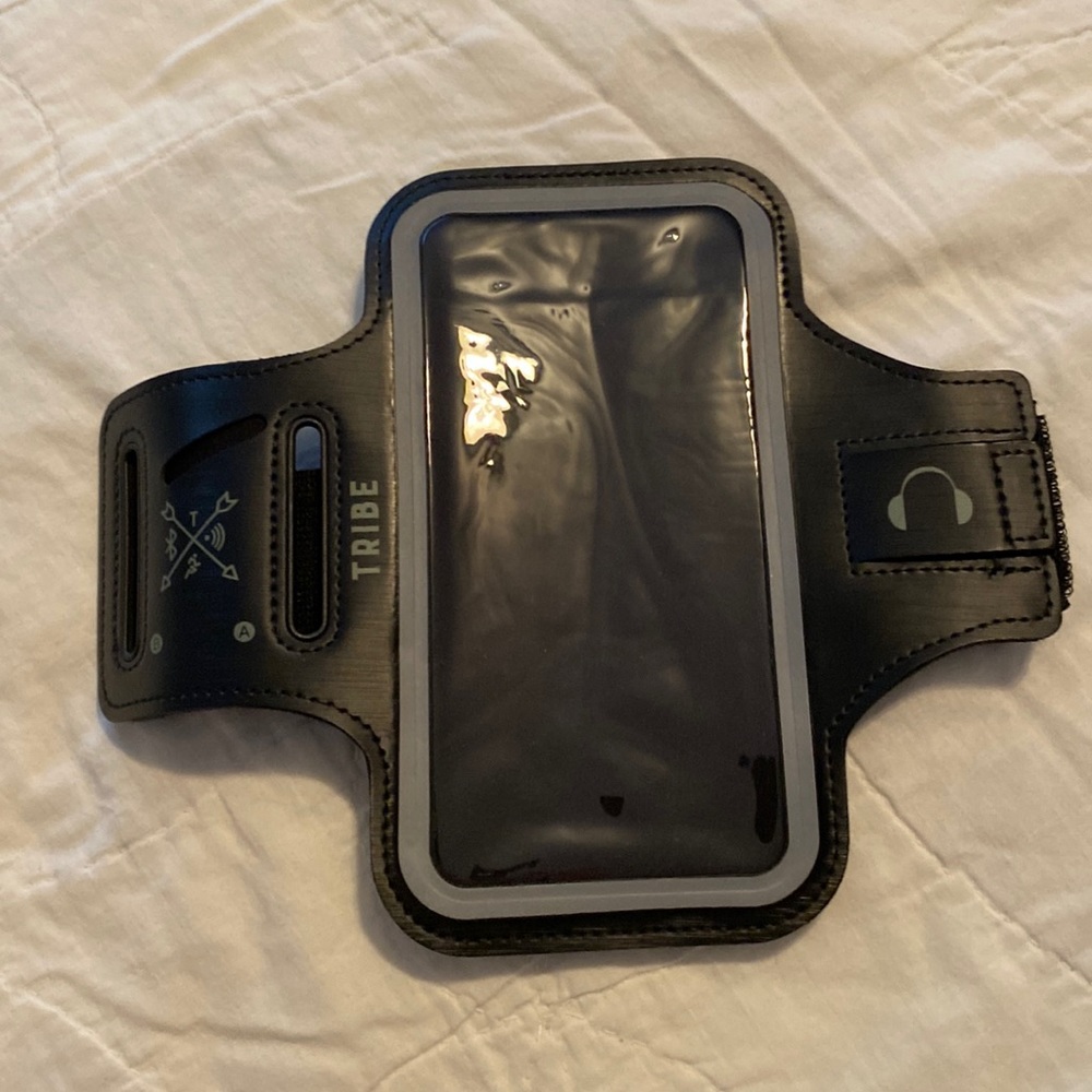 TRIBE new armband for running fitness workouts size large holds cell phone
